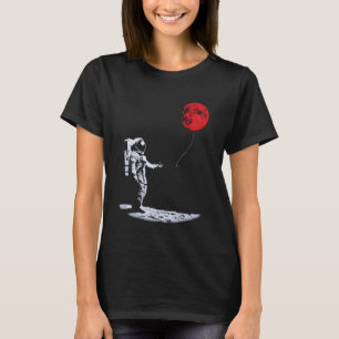 Camiseta Astronauta Espacial com Arte Gráfica do Balão da L