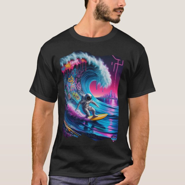 Camiseta Astronauta H2O Místico Surfista Invadindo Onda Cós (Frente)