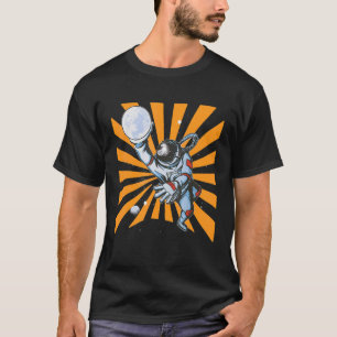 Camiseta Astronauta jogando basquete