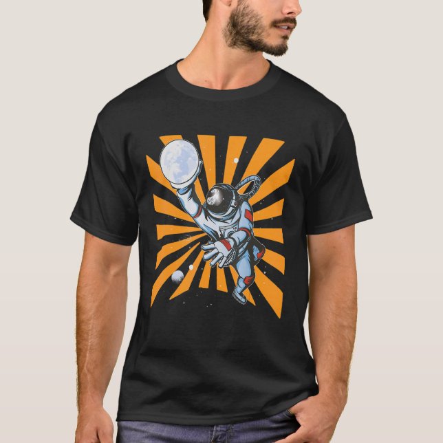 Camiseta Astronauta jogando basquete (Frente)