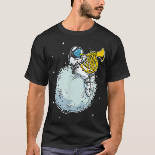 Camiseta Astronauta Jogando Corno Francês Oferece Música Ho