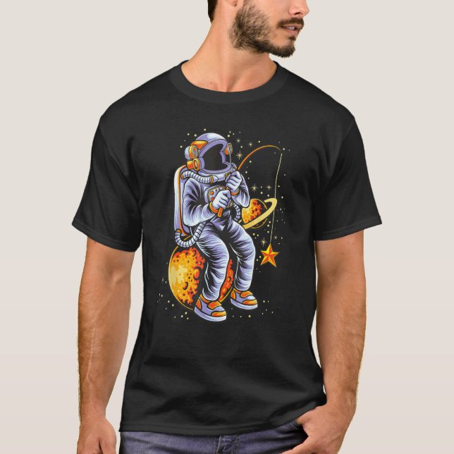 Camiseta Astronauta na Ideia de Pesca Estelar para Espaço d (Frente)
