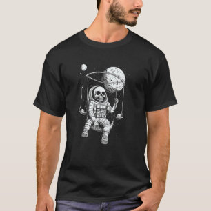Camiseta Astronauta Nadando Casca da Lua Sk
