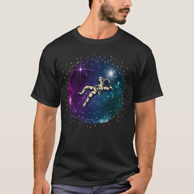 Camiseta Astronauta Negro Na Galáxia (Frente)