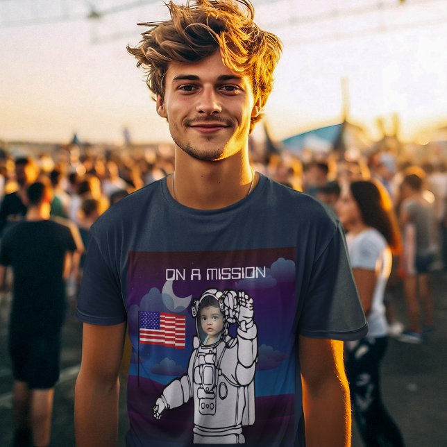 Camiseta Astronauta No Aniversário Do Menino Exterior Da Lu (Criador carregado)