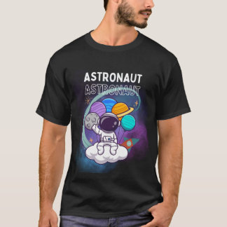 Camiseta Astronauta numa Nuvem com Balões Planetas