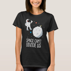 Camiseta Astronauta para um Relacionamento a Longa Distânci