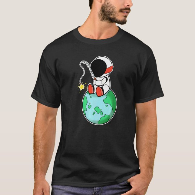 Camiseta Astronauta Pescando Na Terra (Frente)
