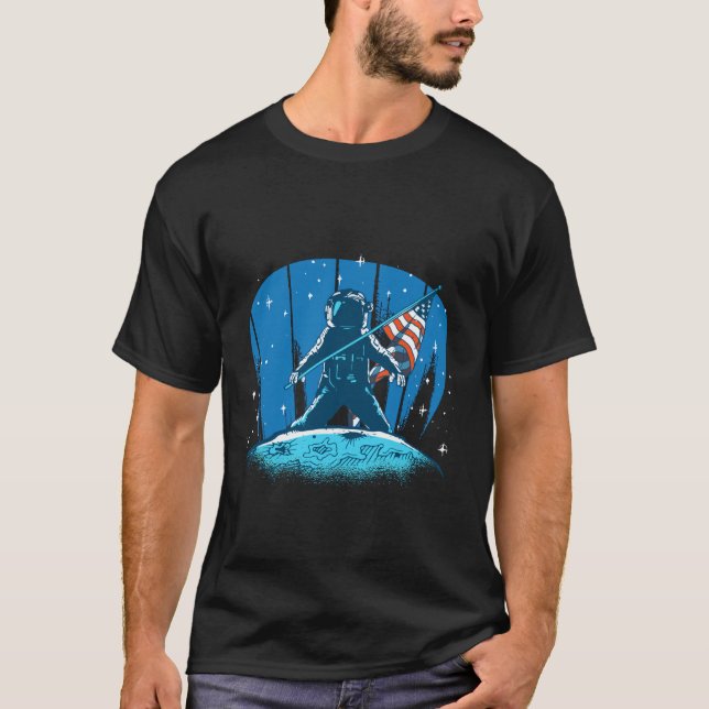 Camiseta Astronauta Pouso na Lua Dia da Independência 4 de  (Frente)