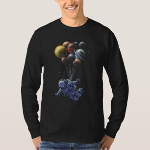 Camiseta Astronauta Segurando Planeta Balões Sistema Solar