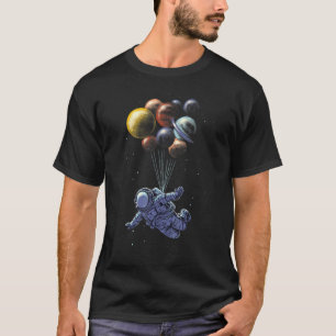 Camiseta Astronauta Segurando Planeta Balões Sistema Solar