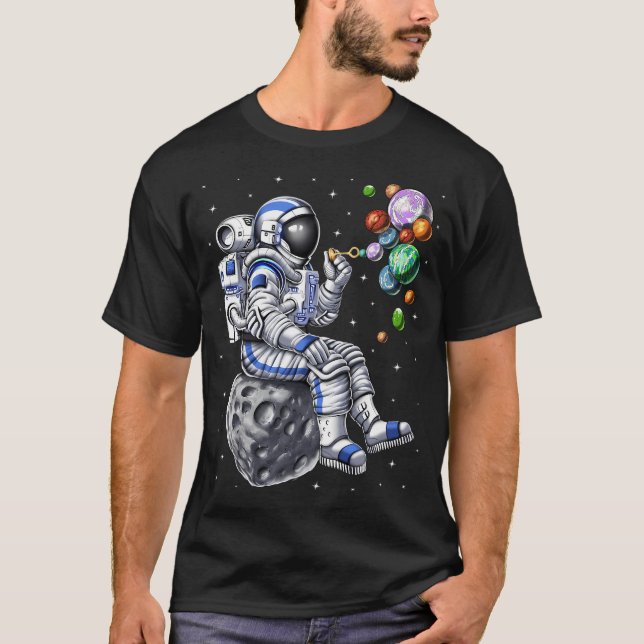 Camiseta Astronauta Soprando Bolhas (Frente)