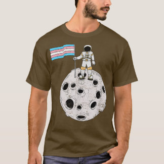 Camiseta Astronauta Transgênero No Sinalizador T-S Do Orgul