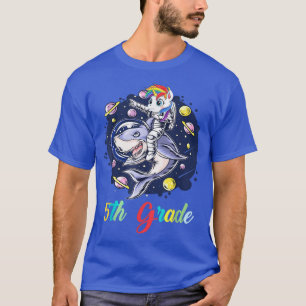 Camiseta Astronauta Unicórnio De 5 Grau Com Tubarão No Espa