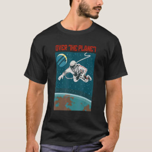 Camiseta Astronauta Voando Sobre O Planeta Sovi8 Vintage Pr