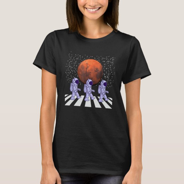Camiseta Astronautas caminhando no espaço ocupam Marte (Frente)