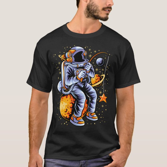 Camiseta Astronautas Engraçados A Pescar No Espaço (Frente)