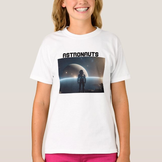 Camiseta Astronautas flutuando no universo (Frente)