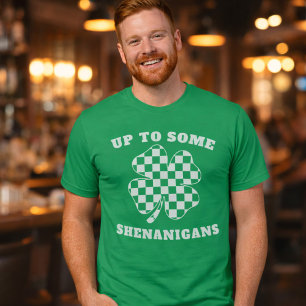 Camiseta Até Algumas Travessuras Dia de São Patrício Trevo