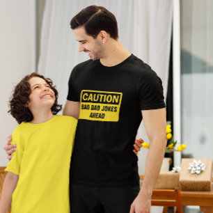 Camiseta Atenção Piadas Ruins de Pai Personalizáveis