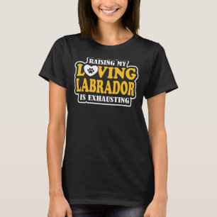 Camiseta Aumentar Meu Amável Labrador Está Escavando Propri