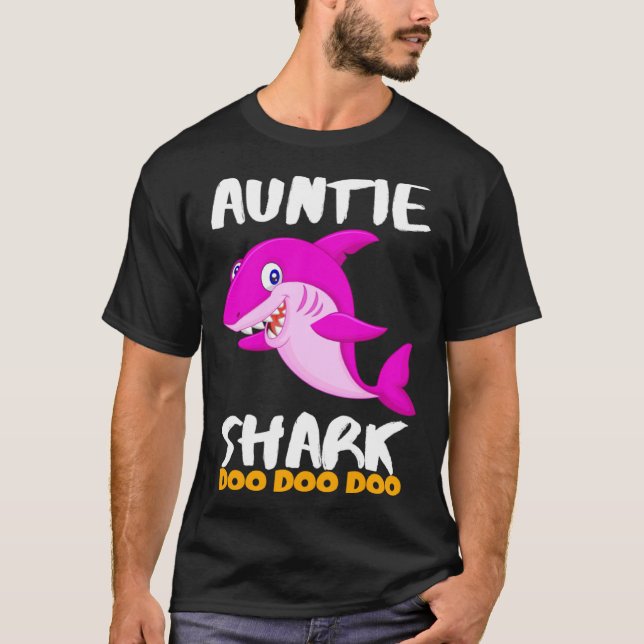 Camiseta Auntie Shark  Last Minute (Frente)