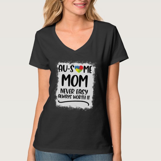 Camiseta Autism Mom  Women Son Ausome Mom In April We Wear  (Frente)