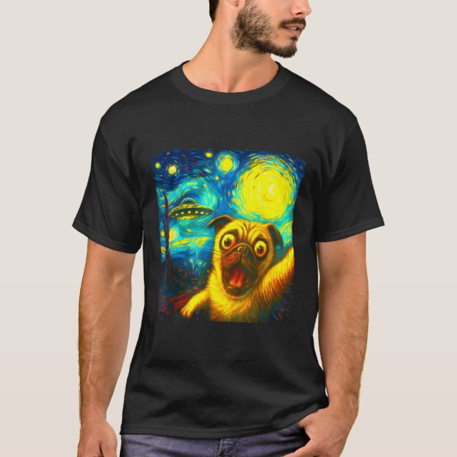 Camiseta Auto-retrato de Pug com Alien OVNI Noite Estrelada (Frente)