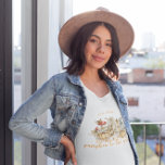 Camiseta Autumn Woodland Pumpkin | Mamãe a ser<br><div class="desc">Esta camisa da mamãe tem lindos animais de floresta no outono com abóboras e uma fonte manuscrita. Esta camisa é perfeita para anunciar que você está esperando ou dando como presente para a melhor mãe da sua vida. Paisagens frias do outono com folhas secas, abóboras saborosas, cogumelos de fada e...</div>