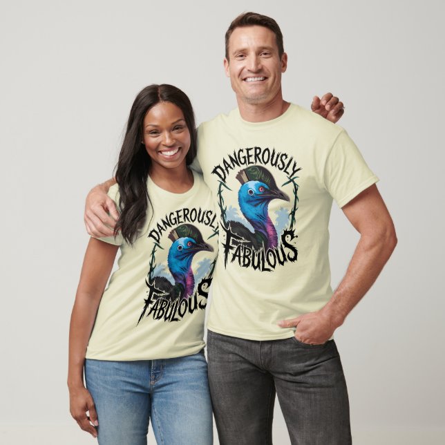 Camiseta Ave Cassowary Perigosamente Fabulosa (Unissex)