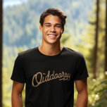 Camiseta Aventura de Acampamento de Caminhada Exterior<br><div class="desc">Elevem seu estilo ao ar livre com nossa camiseta pesada "ao ar livre". Projetada para amantes de aventuras, esta árvore é perfeita para os entusiastas de acampar, caminhar e escalar montanhas. Diga a todos que as montanhas estão ligando, e você deve ir. Criado por durabilidade e conforto, é ideal para...</div>