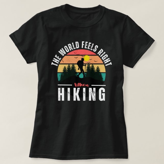 Camiseta Aventura do Campo Montanhês Retro de Hiking na Vin (Frente do Design)