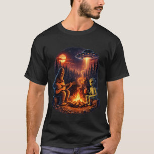 Camiseta Aventura engraçada de alienígena e pé-grande em fo