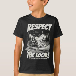 Camiseta Aventura engraçada de remo de canoa de bigfoot ali