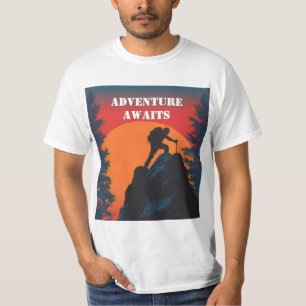 Camiseta Aventura Espera Silhueta da Montanha Pôr do Sol Re