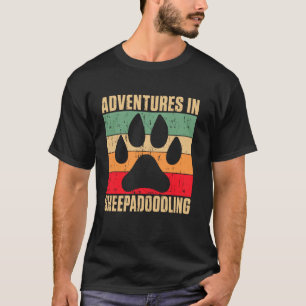 Camiseta Aventuras em Sheepadoodle Sheepadoodle