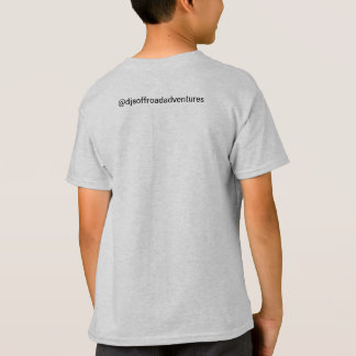 Camiseta Aventuras fora da estrada do DJ: DJ Enfrenta Seu M