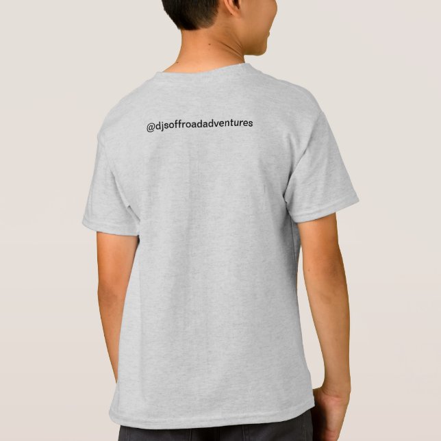 Camiseta Aventuras fora da estrada do DJ: DJ Enfrenta Seu M (Verso)