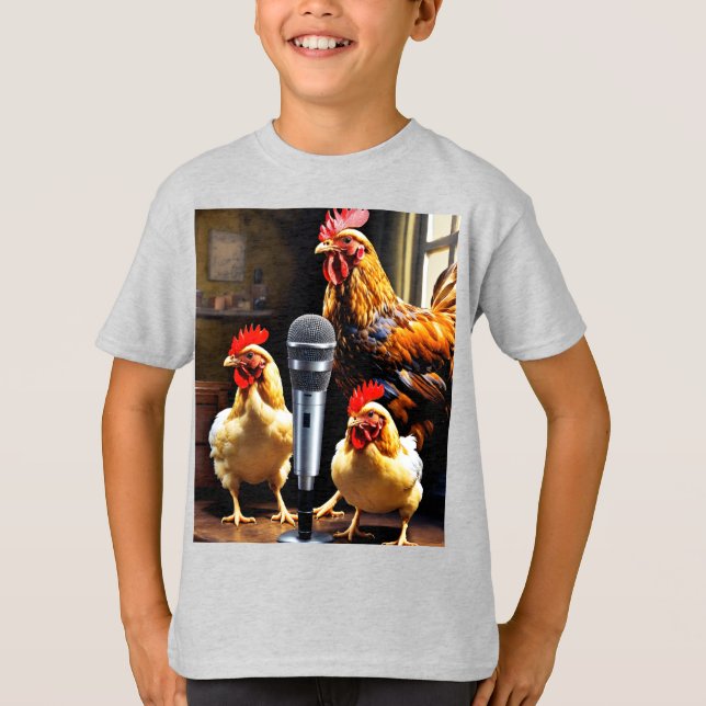 Camiseta Aves em Sessão – Galinhas com Microfone e Gravador (Frente)