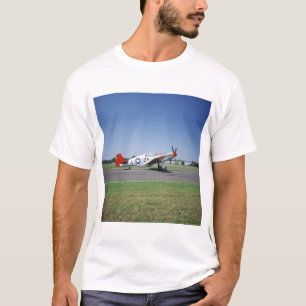 Camiseta avião P-51 C Tuskegee Red Tail na CAF Air