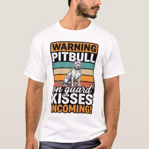 Camiseta Aviso de Pitbull Beijos a Caminho Design de Cachor