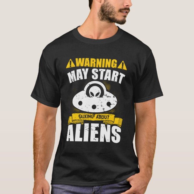 Camiseta Aviso Pode Rua Falando Sobre Aliens (Frente)