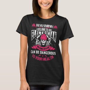 Camiseta Aviso Que Pertenço À Namorada Eletrônica Esposa