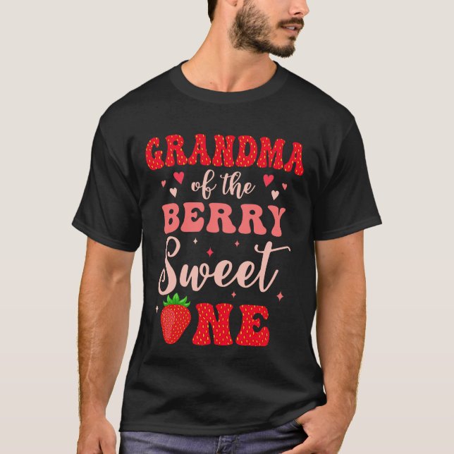 Camiseta Avó Da Berry Sweet One Strawberry 1rua Birt (Frente)