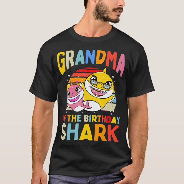 Camiseta Avó Da Família Aniversário Tubarão Nana Correspond (Frente)