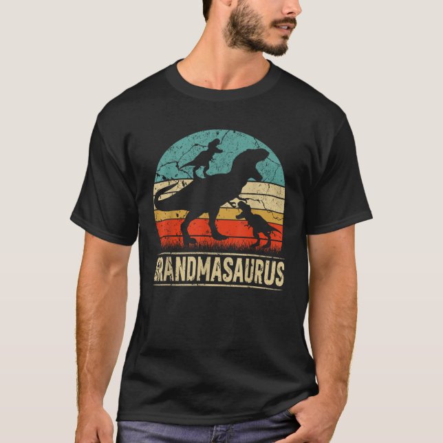 Camiseta Avó Dinossauro T Rex Grandmasauro 2 crianças Famíl (Frente)