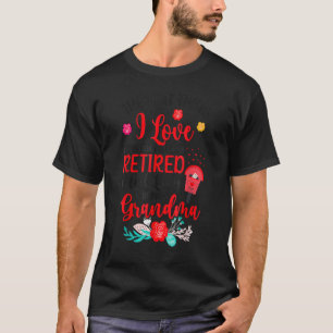Camiseta Avó: Empregada Postal Aposentada Dama de Correio