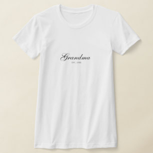 Camiseta Avó Estabelecida com Elegância em Letra Preta