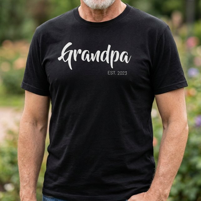 Camiseta Avô Estabelecido Script Preto Branco (Black White Script Established Grandpa)