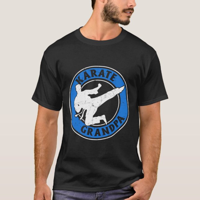 Camiseta Avô Karate A Lutar Contra O Vovô Karate (Frente)